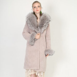 Luxury Shearling Coat with Real Raccoon Fur Collar – Elegant Winter Essential