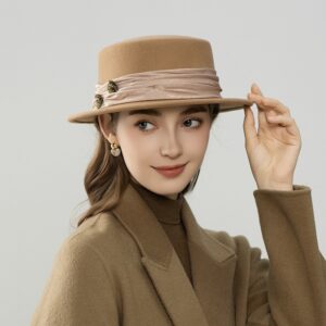 Hepburn-Style Wool Felt Hat with Velvet Trim & Brooch Detail